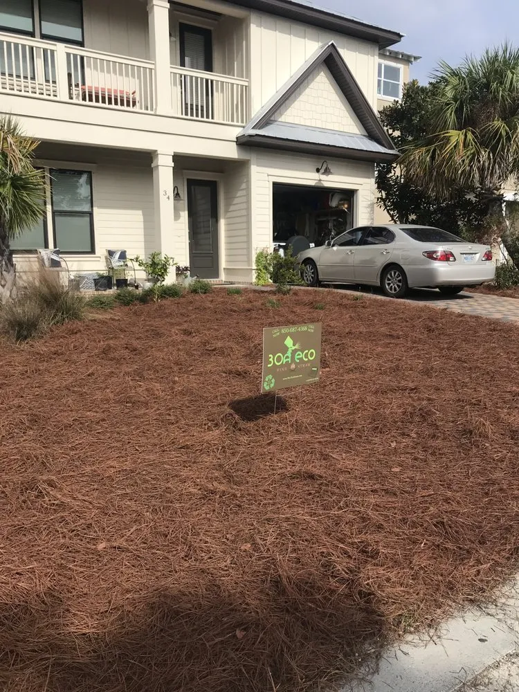 Local yard cleanup service in Santa Rosa Beach, FL by 30A eco straw