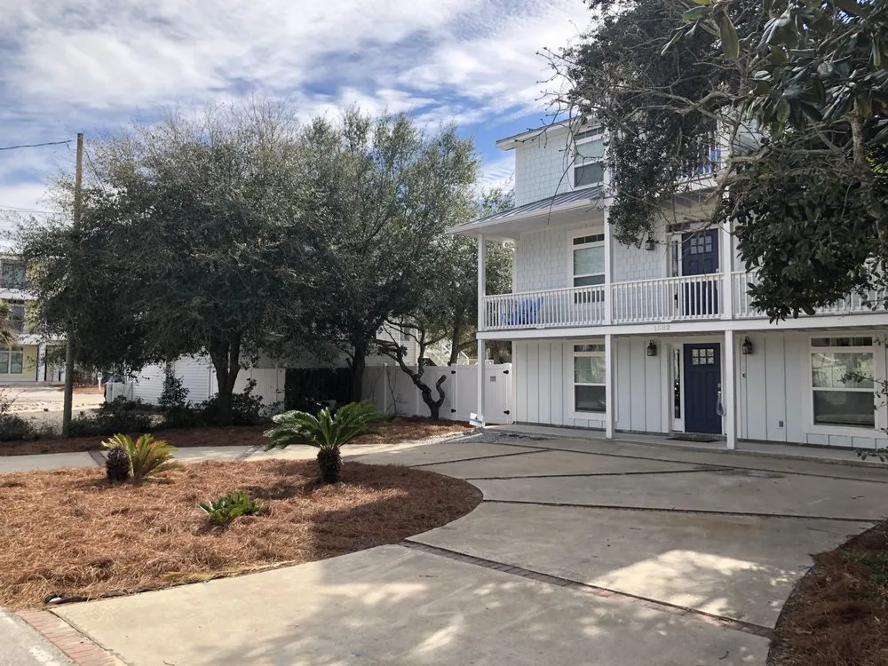 Reliable lawn care service experts serving Santa Rosa Beach, FL - 30A eco straw