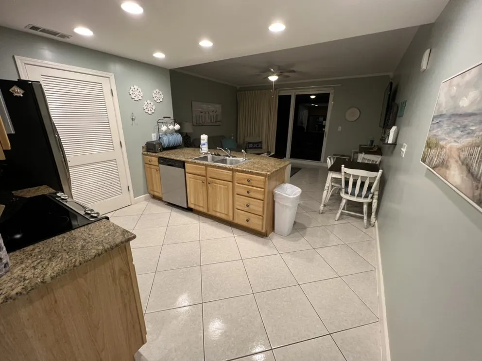 Local yard cleanup service in Panama City, FL by 30A Queens of Clean