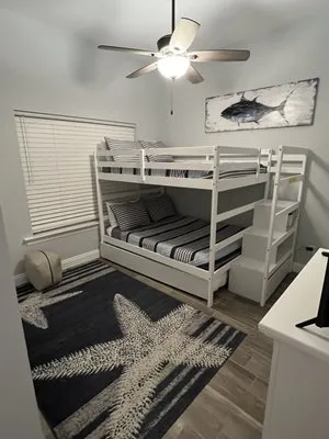 30A Queens of Clean Logo