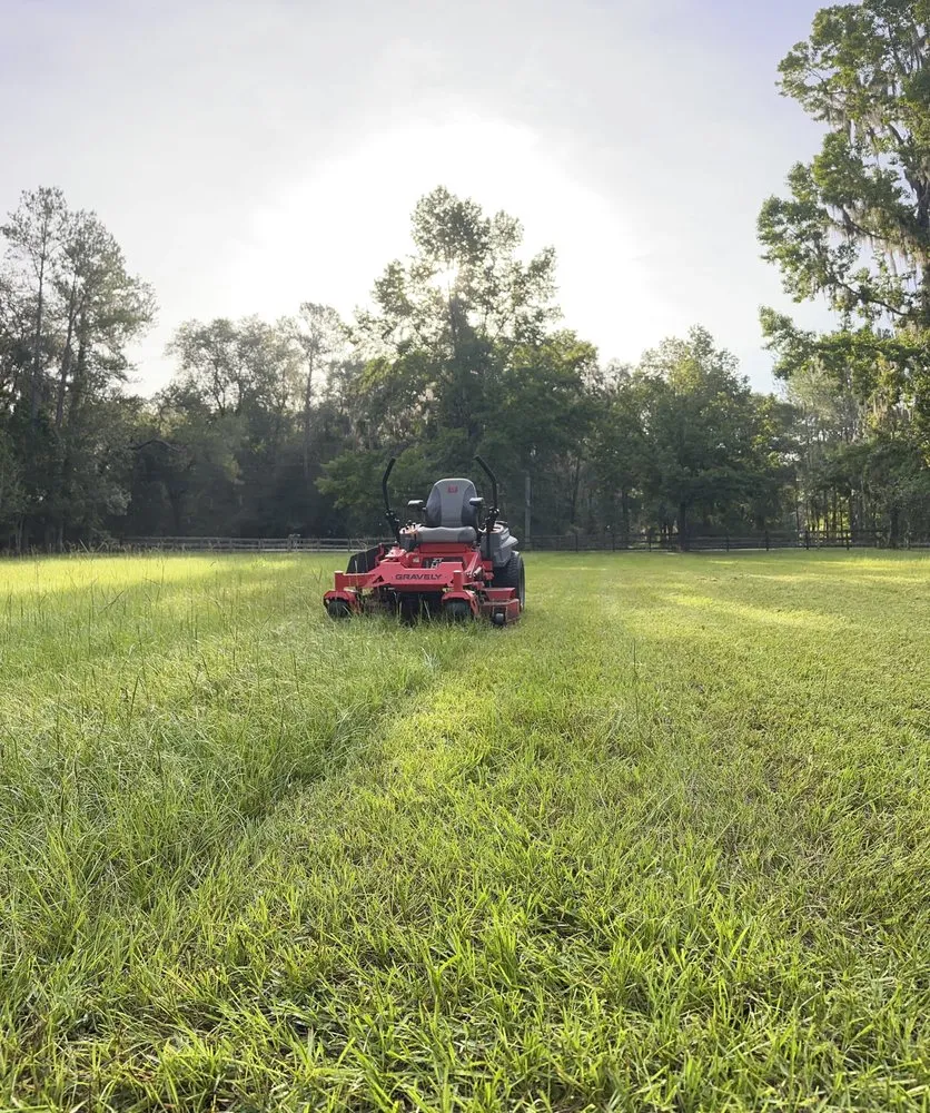 Trusted landscaping services experts serving Brooksville, FL - 352 Total lawn care