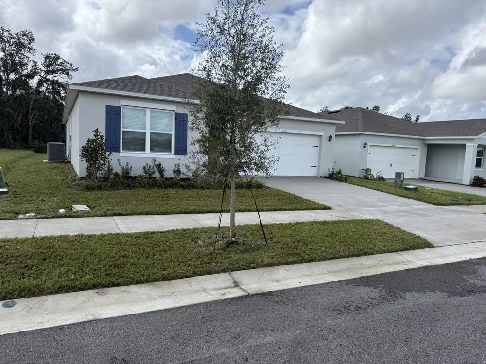 Reliable lawn mowing service near you across Lake Wales, FL - 369 Green Lanwcare