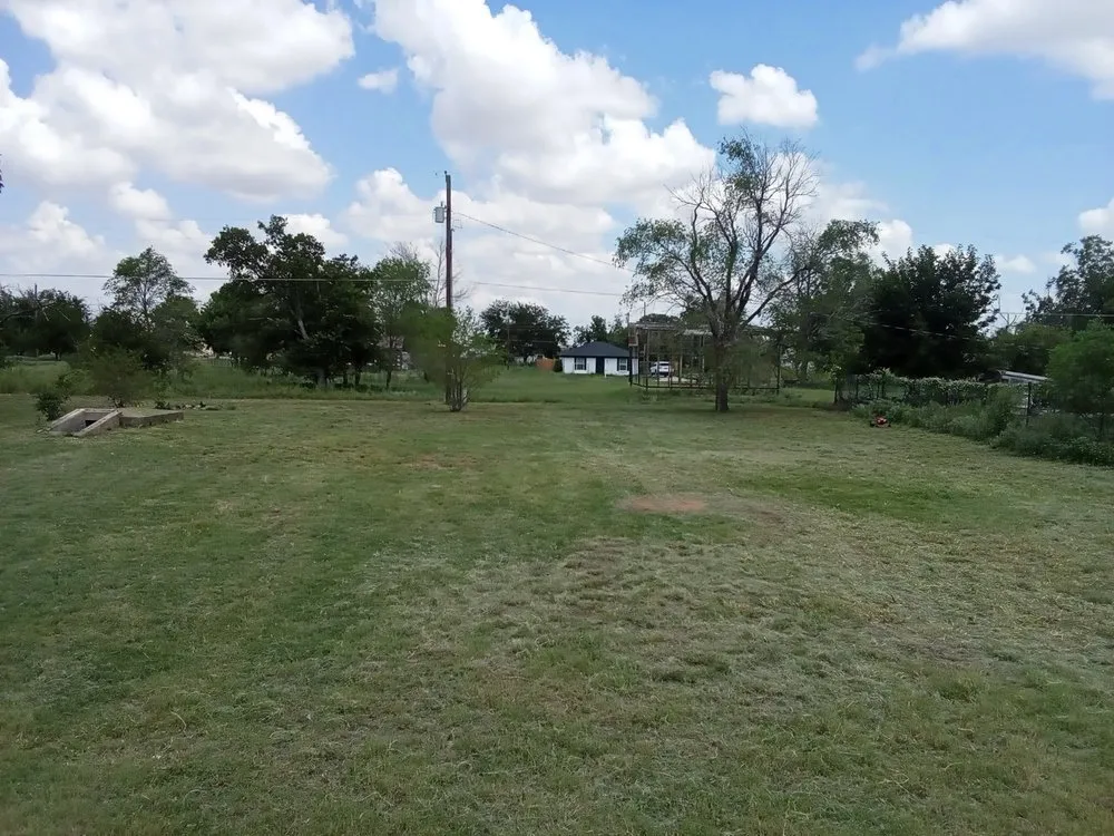 Professional yard maintenance near you across Vernon, TX - 3Akers Lawn And Handy Services