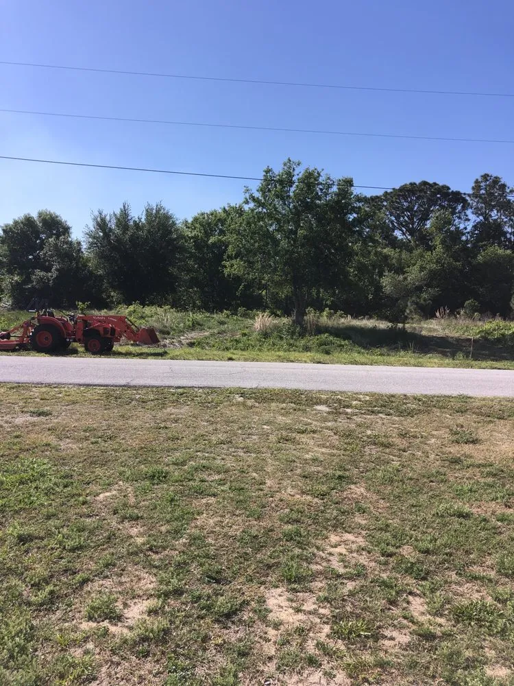 Local yard cleanup service in Lake Placid, FL by 3B Land Improvements