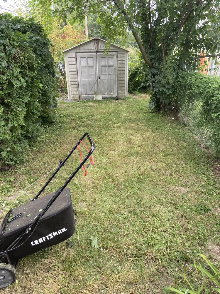 Reliable yard maintenance near you in Harrisburg, PA by 3bs Mowing