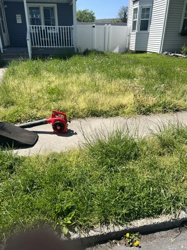 Top-rated lawn mowing service in Harrisburg, PA by 3bs Mowing