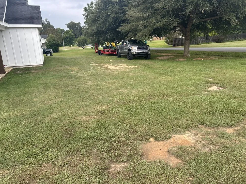 Local lawn mowing service in Grand Ridge, FL by 3D Artistry Lawn & Landscape