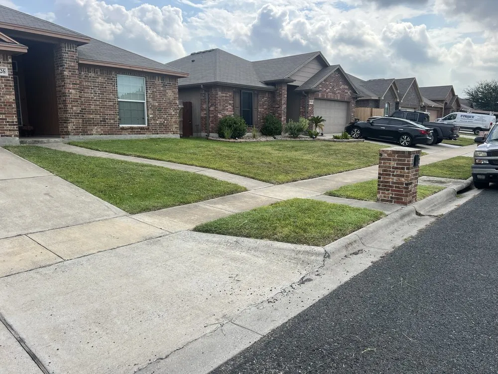 Affordable lawn mowing service in Corpus Christi, TX by 3G Lawn Services