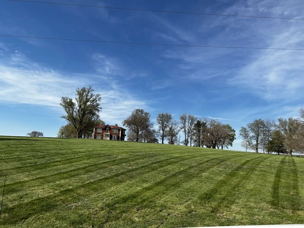 Trusted outdoor landscaping experts serving Lexington, MO - 3HMowing