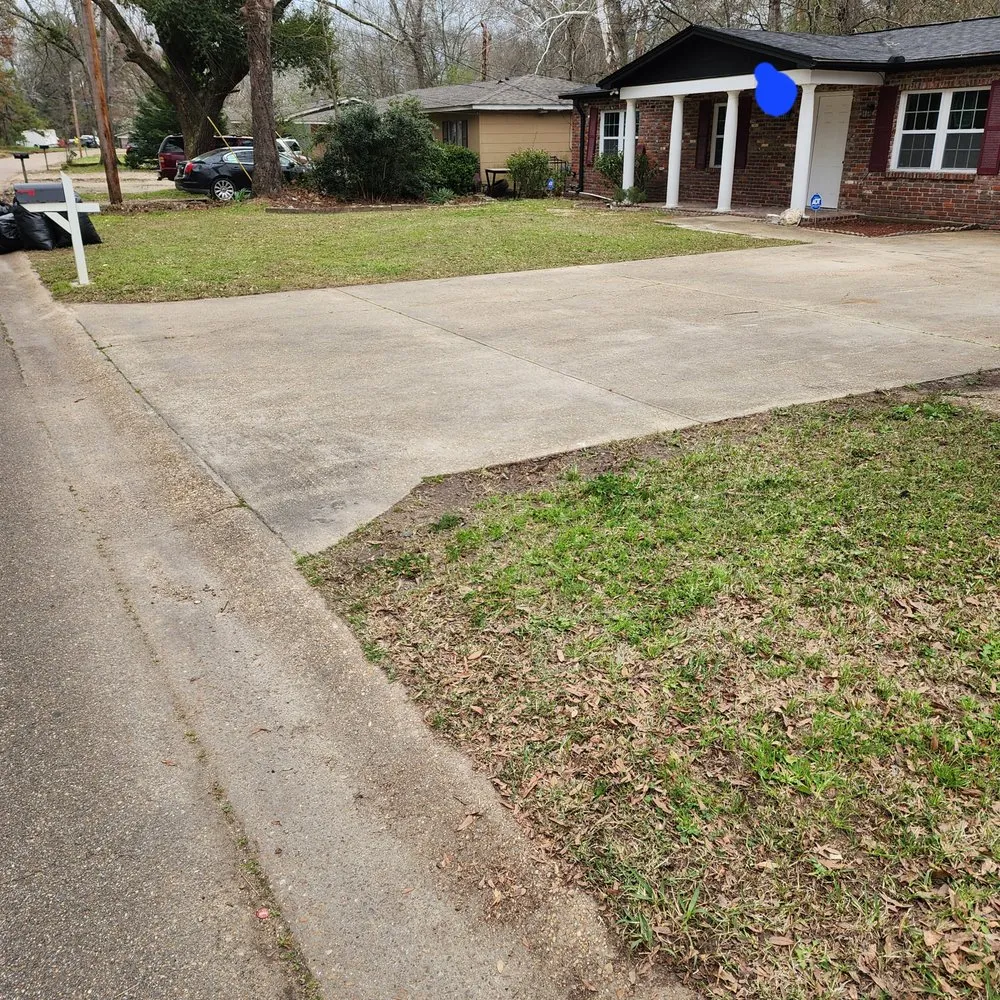 Custom lawn mowing service for year-round maintenance across Jackson, MS - 3MD Landscaping