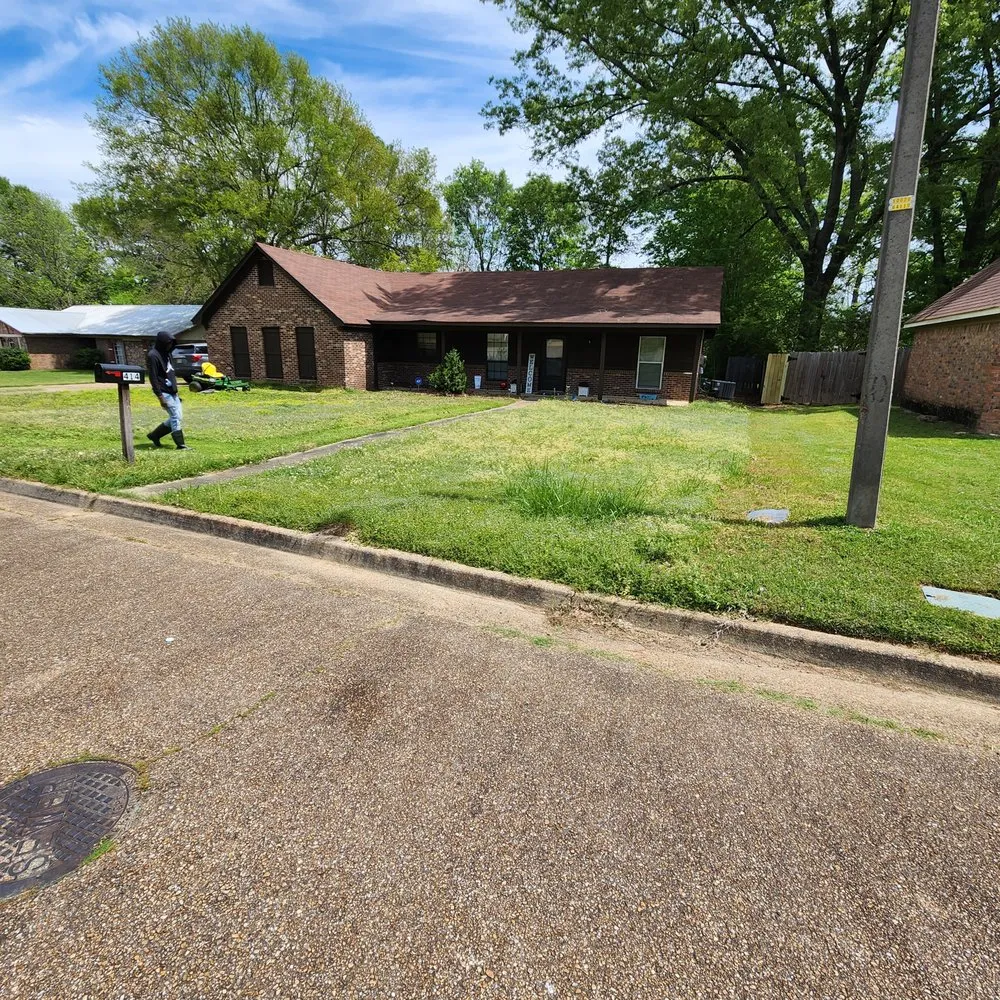 Affordable lawn mowing service for residential properties across Jackson, MS - 3MD Landscaping