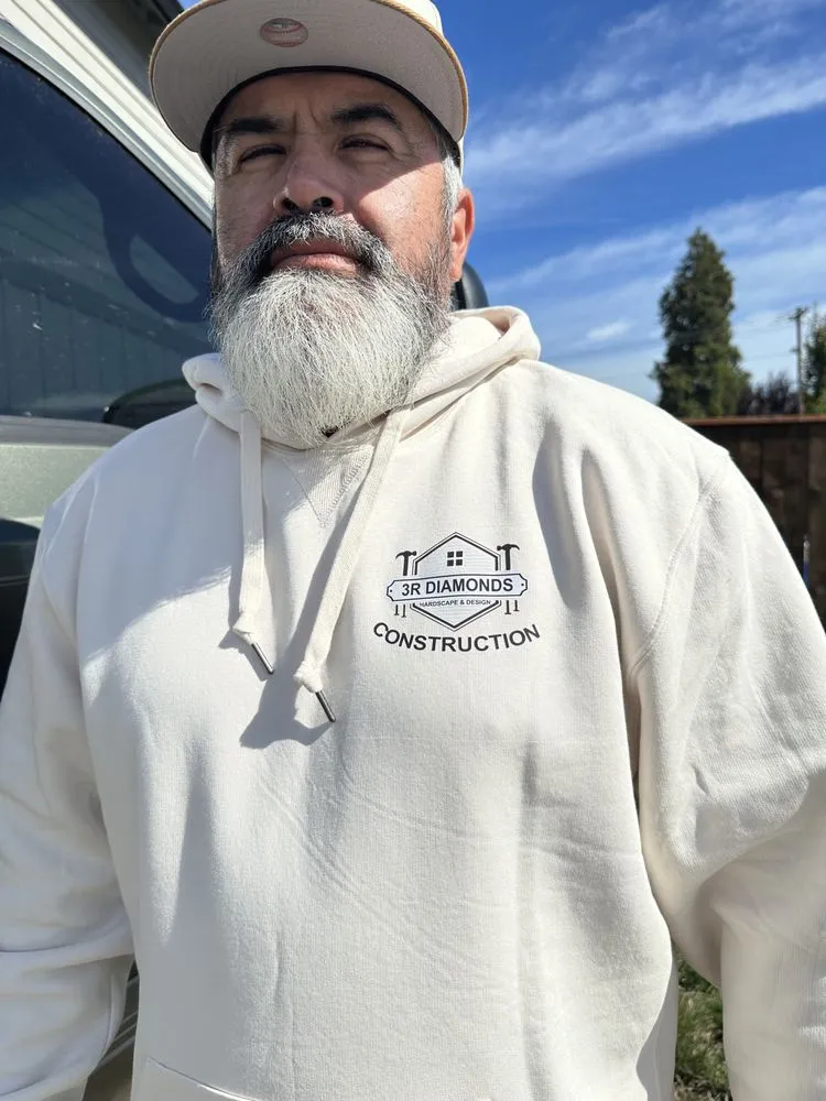 Local yard cleanup service in Cottage Grove, OR by 3R Diamonds