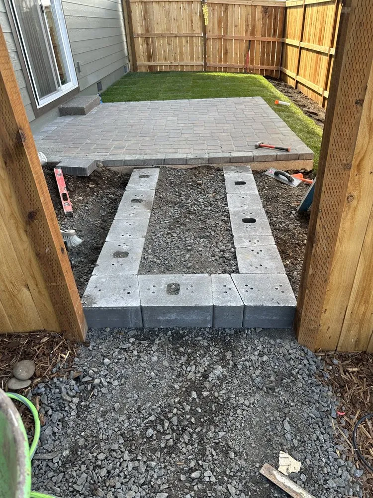 Top-rated residential landscaping for year-round maintenance in Cottage Grove, OR by 3R Diamonds