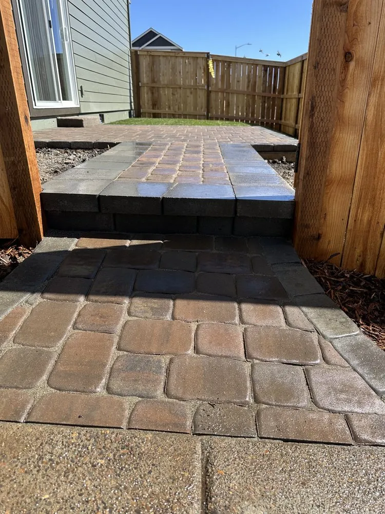 Reliable outdoor landscaping for residential properties in Cottage Grove, OR by 3R Diamonds