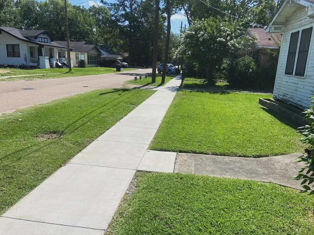 Expert yard maintenance in Baton Rouge, LA - 3rd Coast Lawn Care