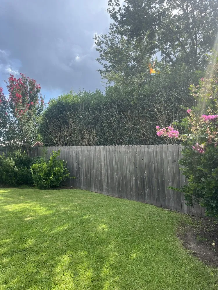 Reliable yard maintenance for year-round maintenance in Metairie, LA by 3rd Generation Landscape