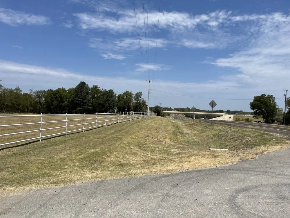 Local yard maintenance in Corsicana, TX by 3T Services