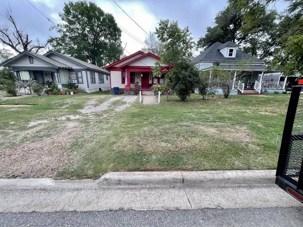 Top-rated garden landscaping for residential properties in Corsicana, TX by 3T Services