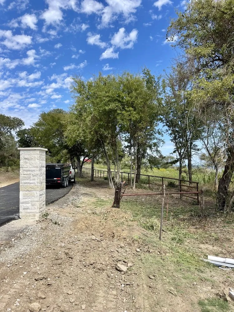 Local yard maintenance for residential properties in Corsicana, TX by 3T Services