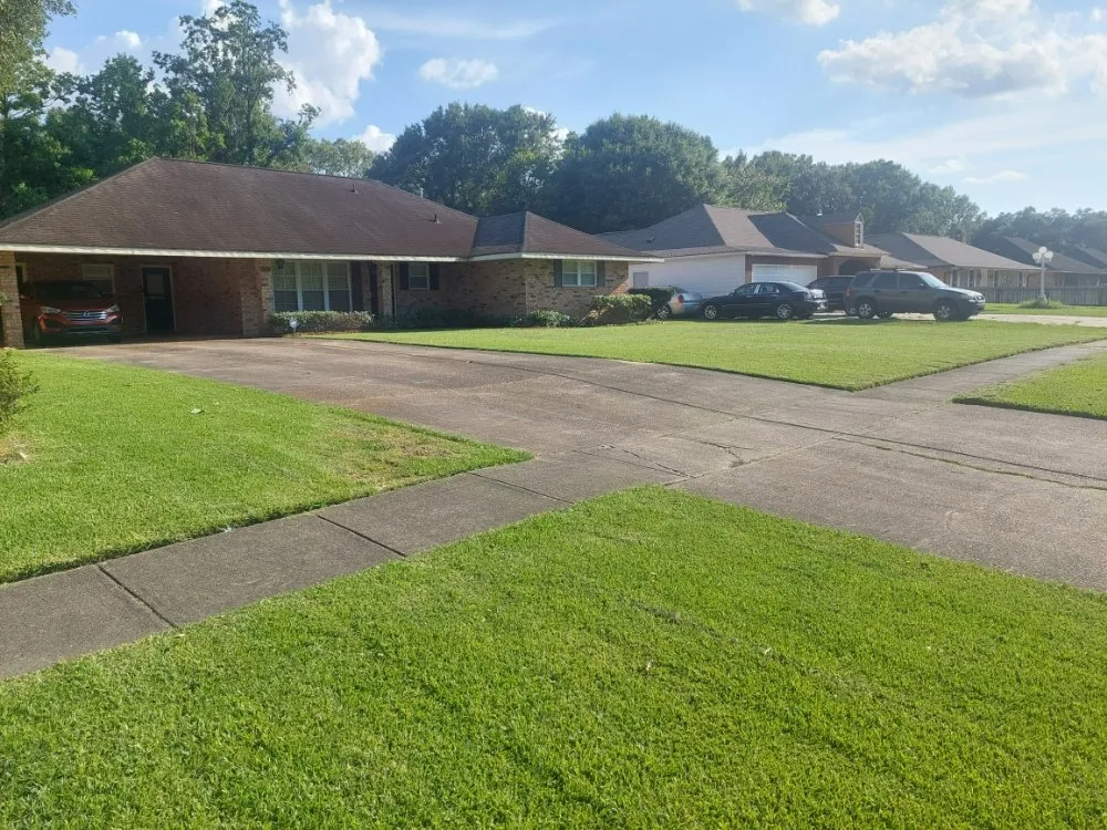 Expert lawn mowing service experts serving Baton Rouge, LA - 4 Bros In A Truck Lawn Service