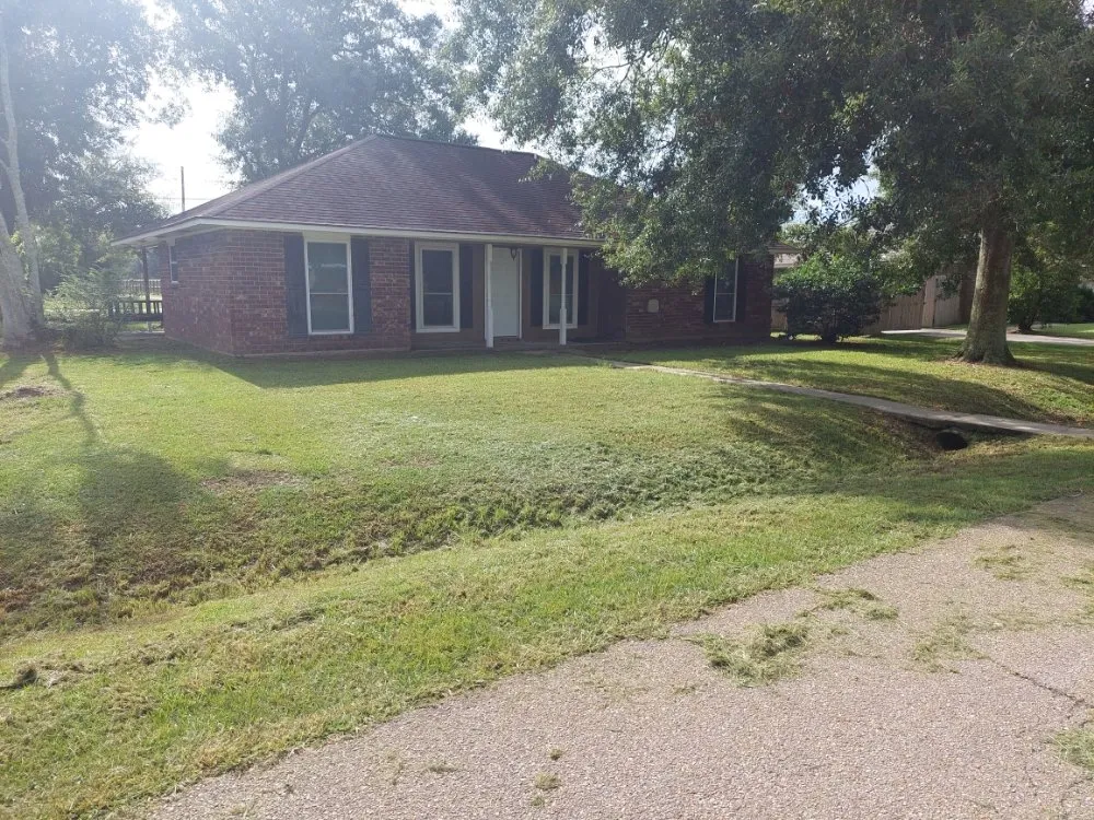 Custom landscaping services for beautiful yards in Baton Rouge, LA by 4 Bros In A Truck Lawn Service