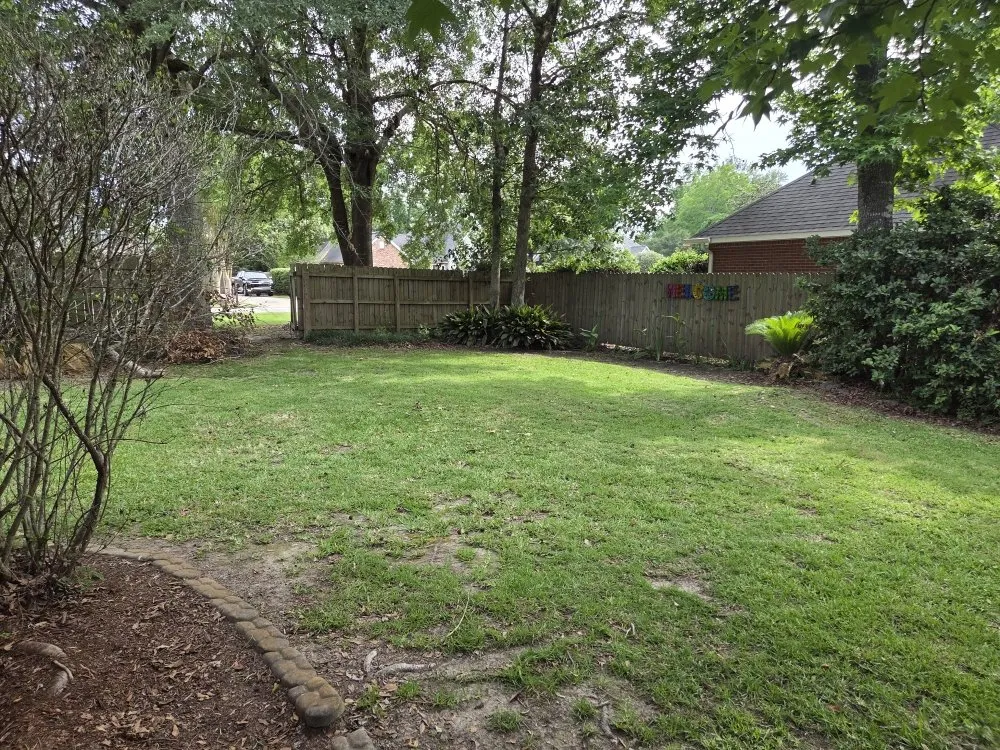 Custom garden landscaping in New Orleans, LA by 4 Brothers Lawn & Care Services