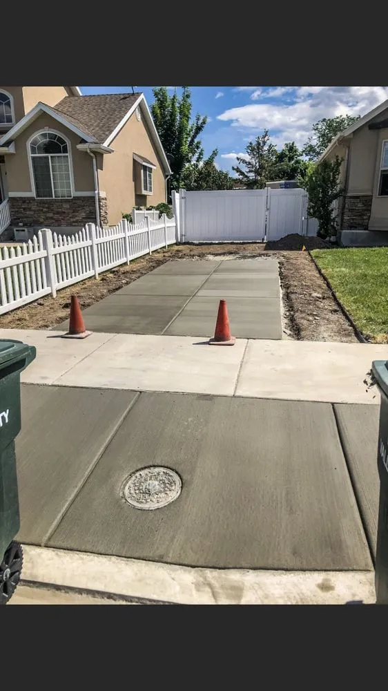 Custom lawn mowing service experts serving West Valley City, UT - 4 Corners Landscaping