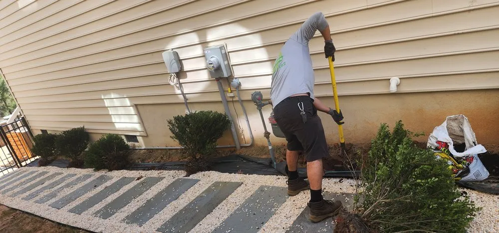 Affordable landscaping services in Charlotte, NC by 4 Evergreen Lawn Care