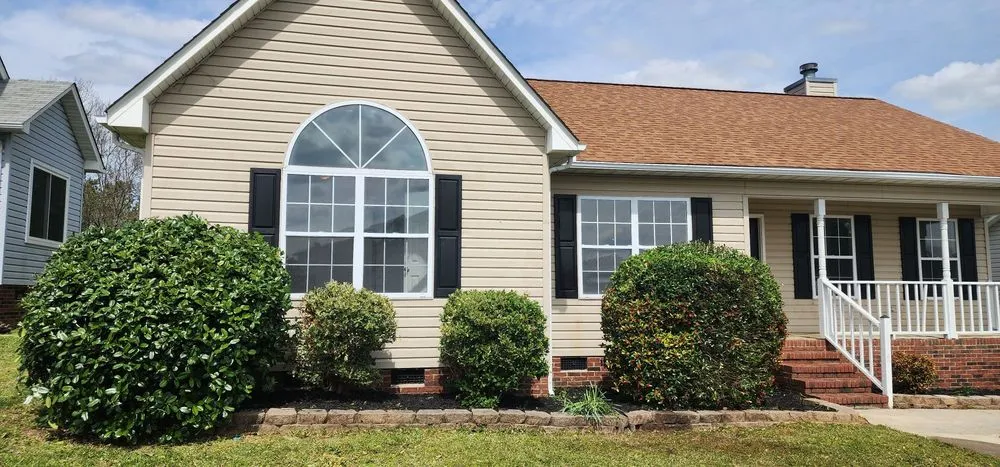 Trusted lawn care service in Charlotte, NC by 4 Evergreen Lawn Care