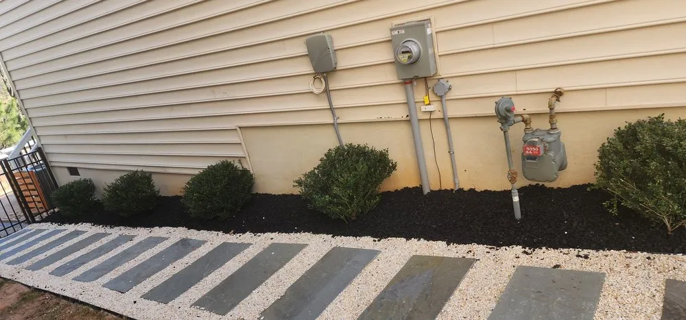 Professional yard cleanup service in Charlotte, NC by 4 Evergreen Lawn Care