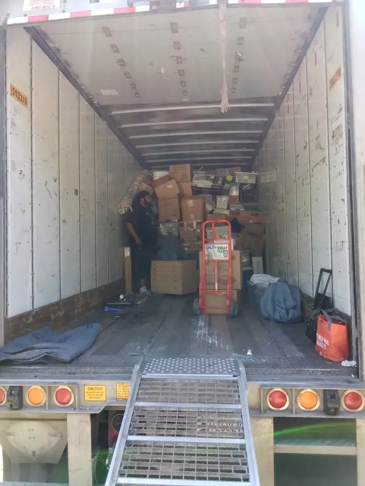 Expert lawn care service in Columbus, GA by 4 Hands Movers