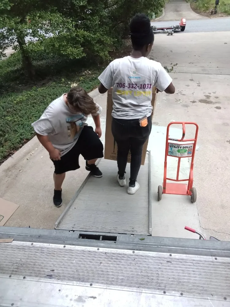 Reliable landscaping services near you in Columbus, GA by 4 Hands Movers