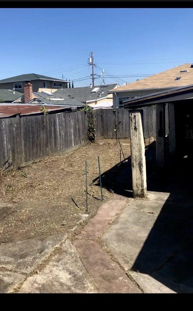 Custom garden landscaping experts serving Stockton, CA - 4 Men Labor Crew