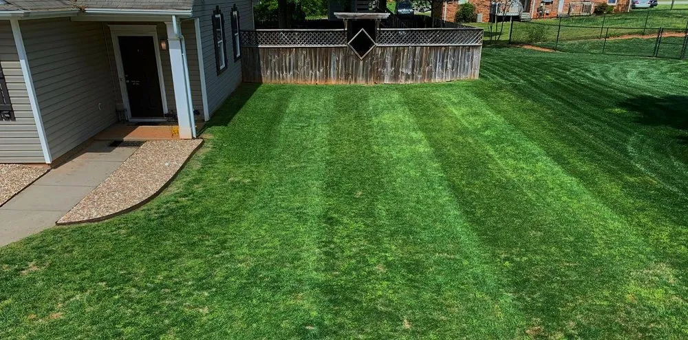 Professional yard maintenance for beautiful yards in Boiling Springs, SC by 4 Point Lawncare