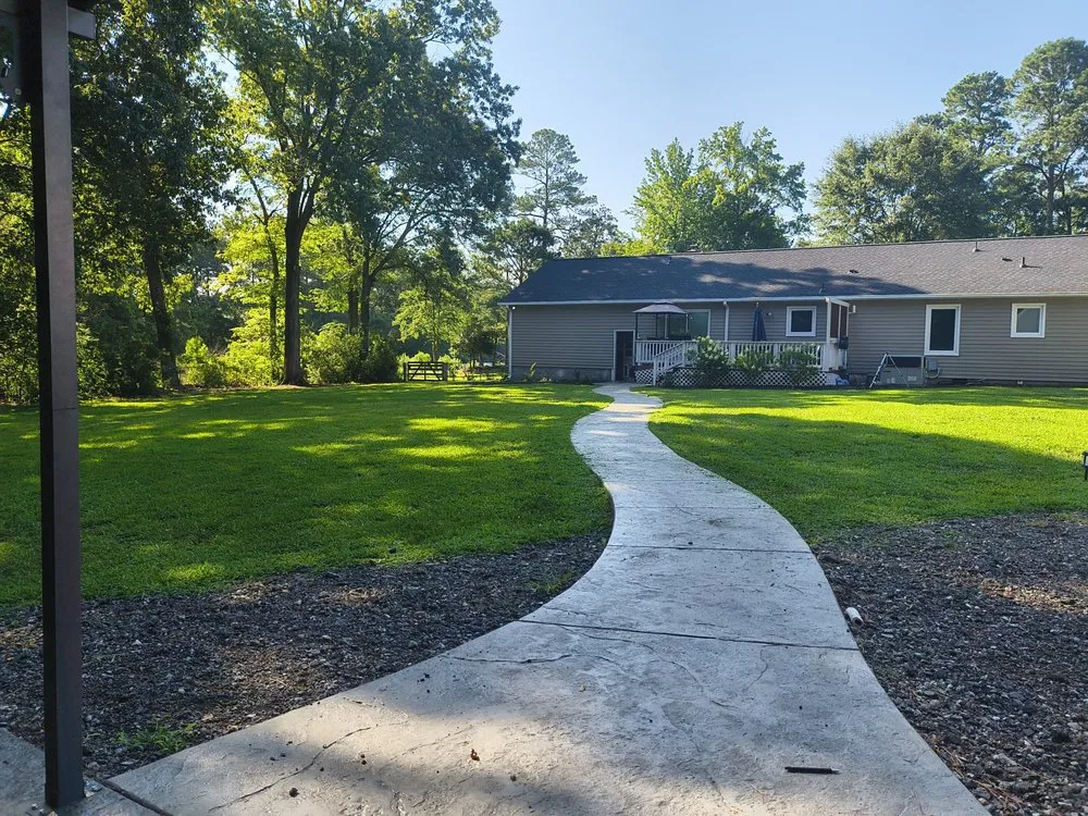 Top-rated lawn mowing service in Gloucester Point, VA by 4 Points Lawn Care