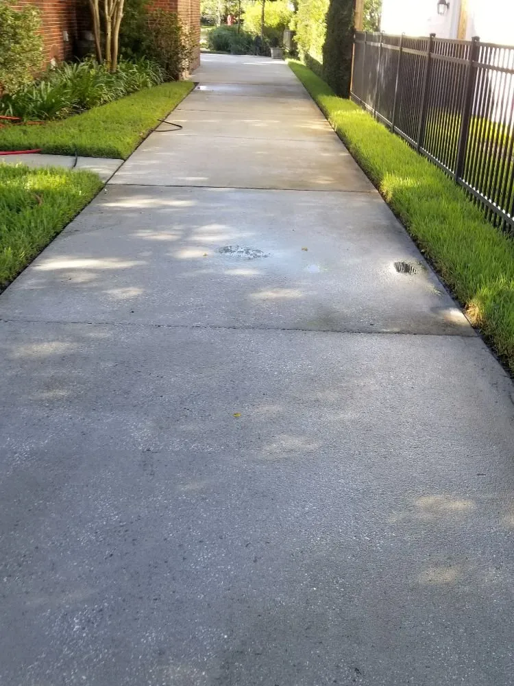 Trusted yard cleanup service in Jacksonville, FL - 4 Seasons Complete Home Care