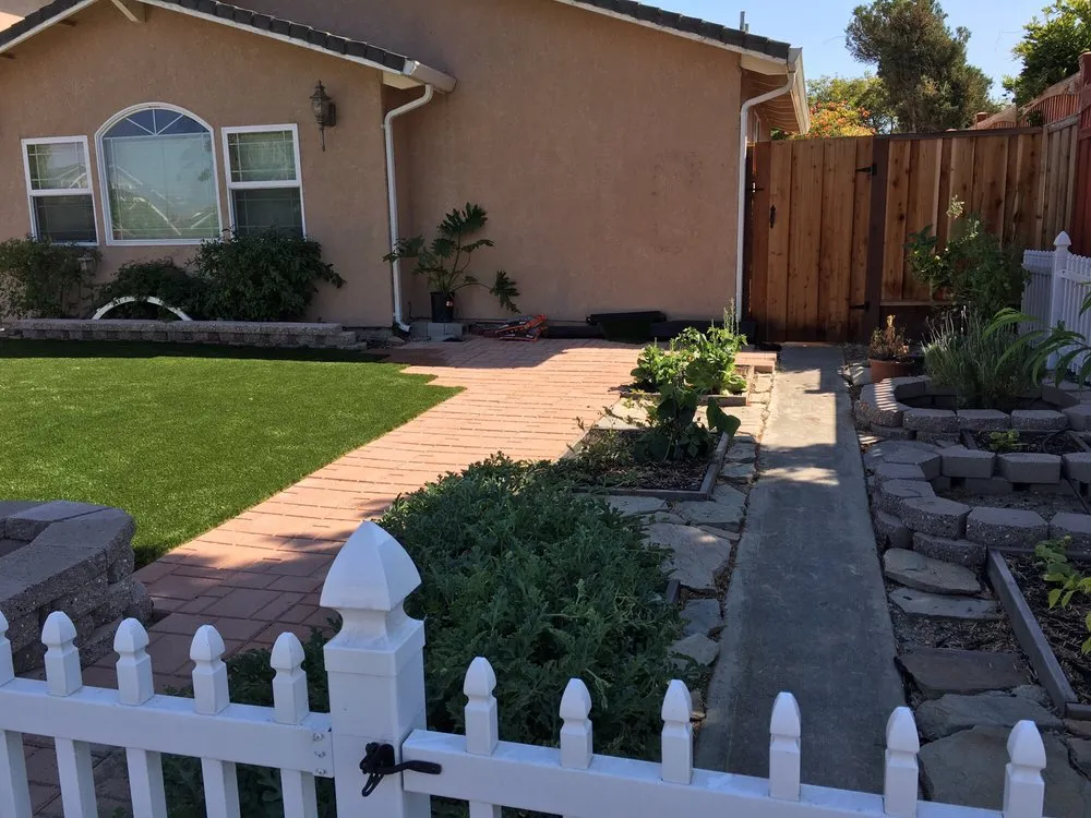 Trusted lawn mowing service for year-round maintenance in San Jose, CA by 4 Seasons Green
