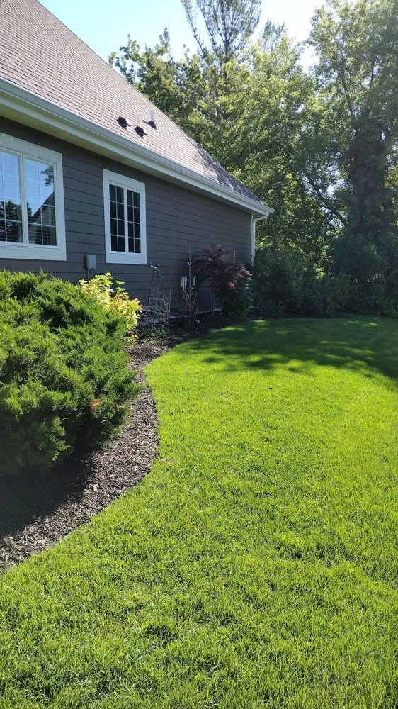 Local outdoor landscaping experts serving Germantown, WI - 4 Seasons Landscape and Design