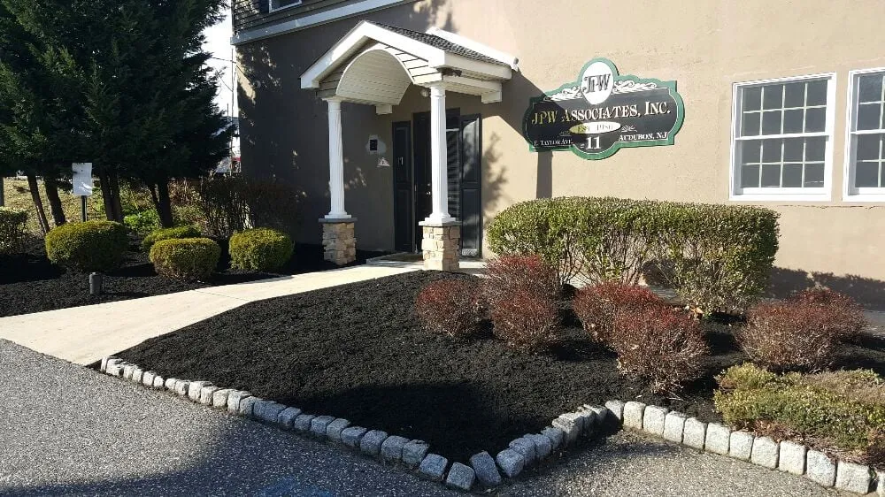 Top-rated yard cleanup service in Clementon, NJ by 4 Seasons Landscaping & Lawn Care