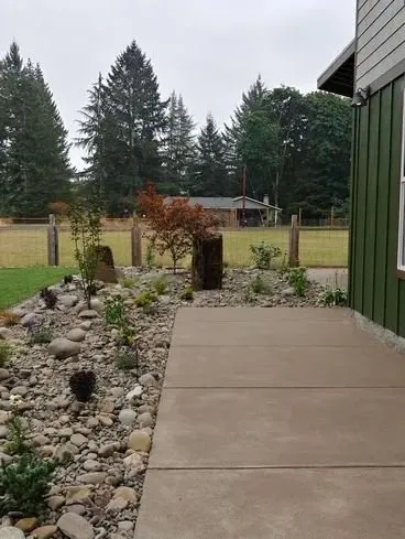 Local lawn care service for residential properties across Creswell, OR - 4 Seasons Landscaping & Maintenance