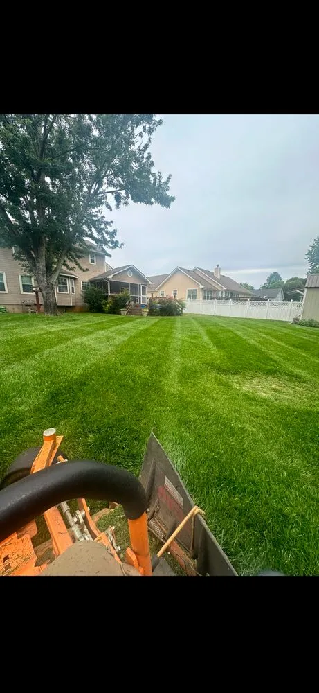 Local yard cleanup service for homes in Chattanooga, TN by 4 Seasons Lawn Maintenance