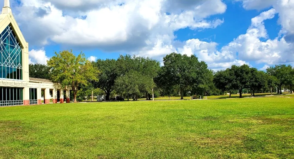 Reliable residential landscaping in Atlantic Beach, FL by 4 Seasons Maintenance Group