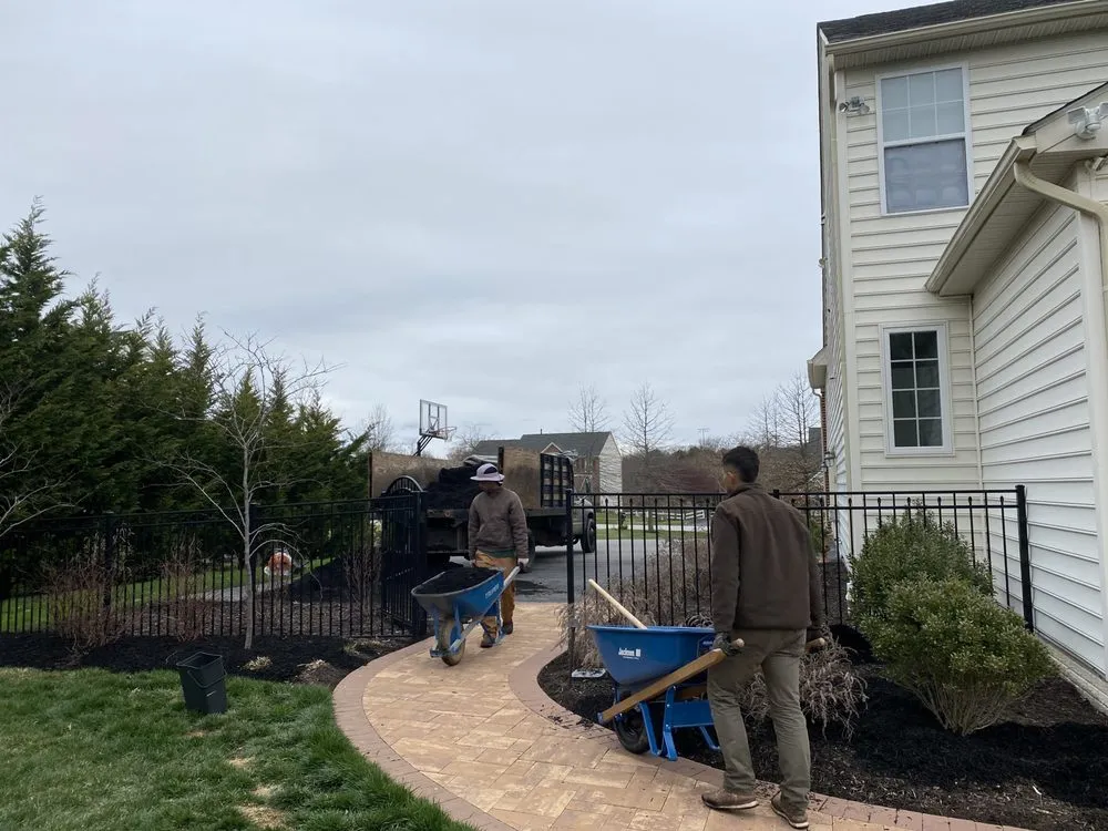 Top-rated yard cleanup service for beautiful yards in Silver Spring, MD by 4 Seasons Outdoor Care