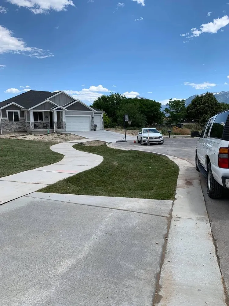 Reliable lawn mowing service experts serving Tooele, UT - 4 Seasons