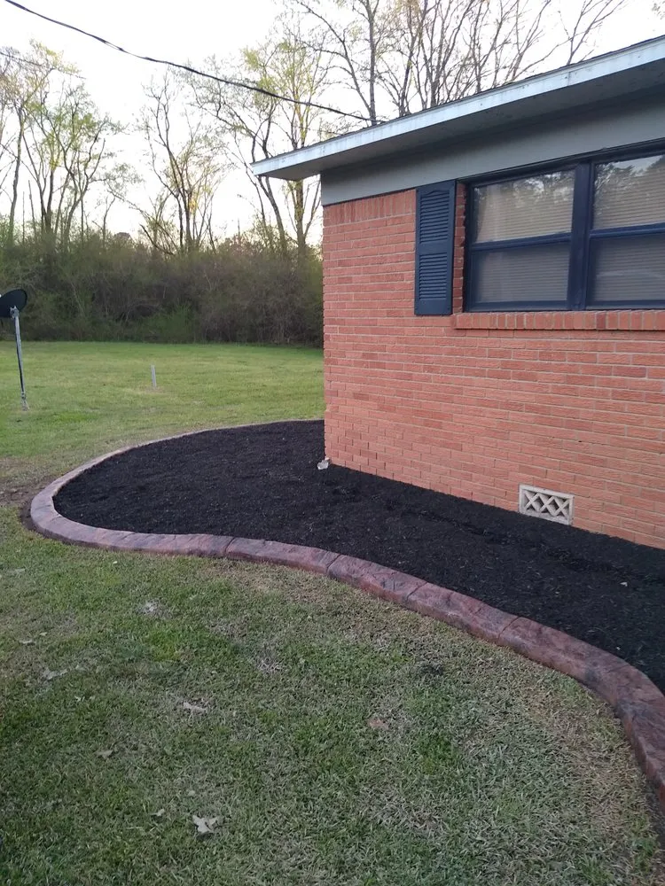 Top-rated residential landscaping for residential properties in Hot Springs, AR by 4 Suns Landscape & Curbing
