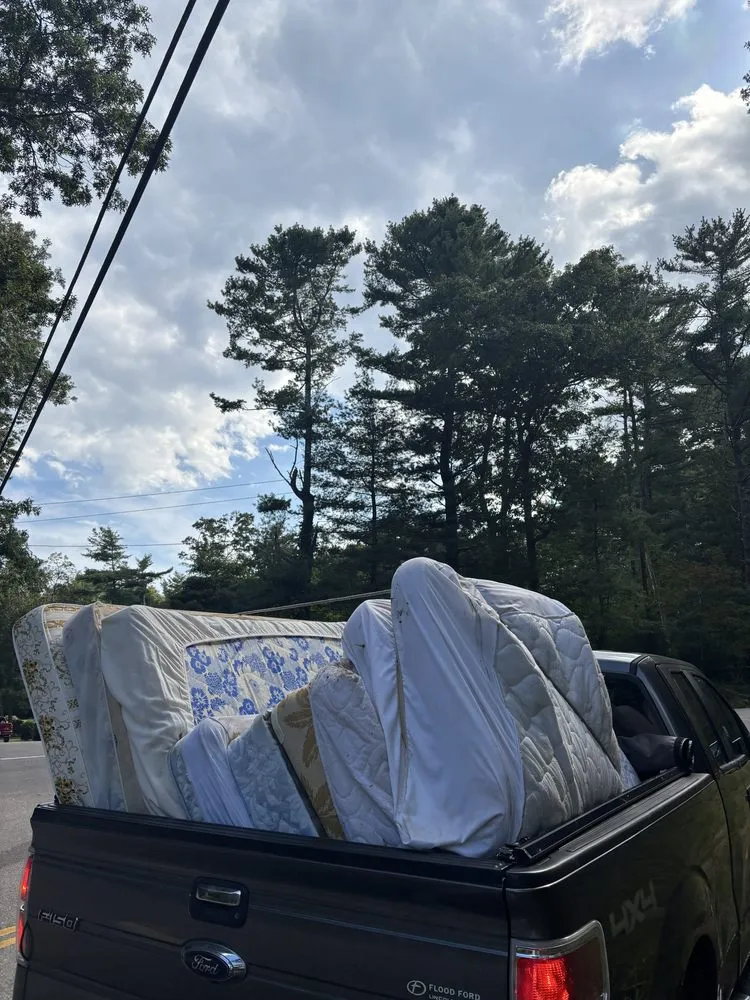 Affordable yard cleanup service in Coventry, RI - 401 Cleanouts