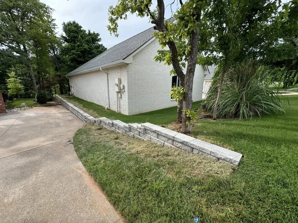 Expert lawn mowing service in Oklahoma City, OK - 405 Outdoor Living