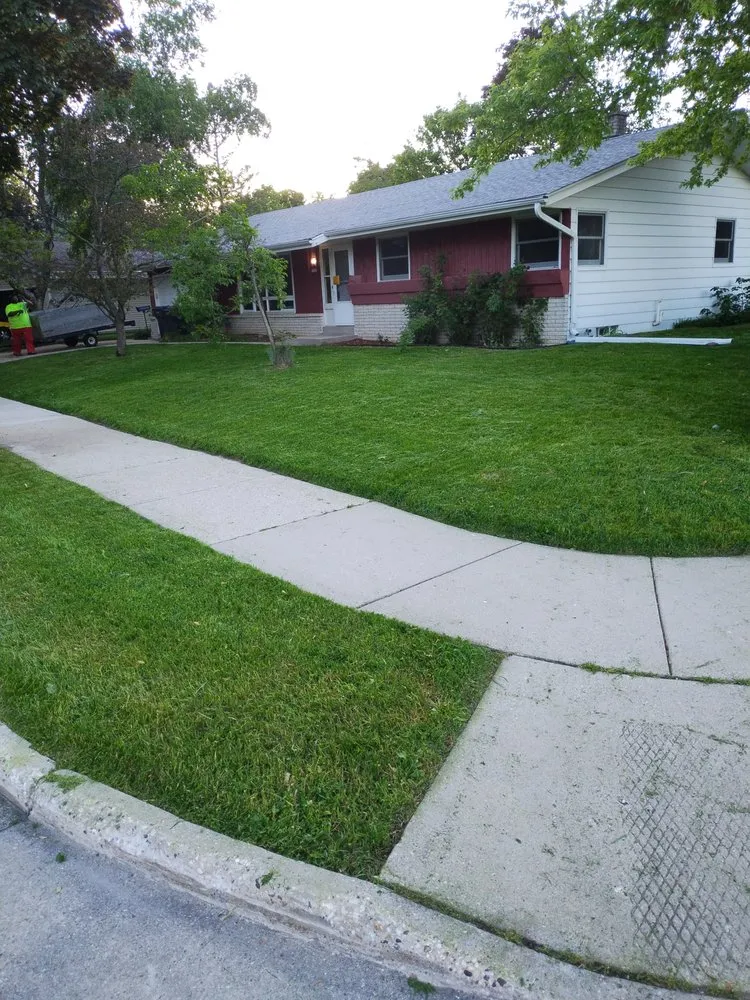 Reliable yard maintenance for outdoor upgrades across Milwaukee, WI - 414 You Invest Services Group