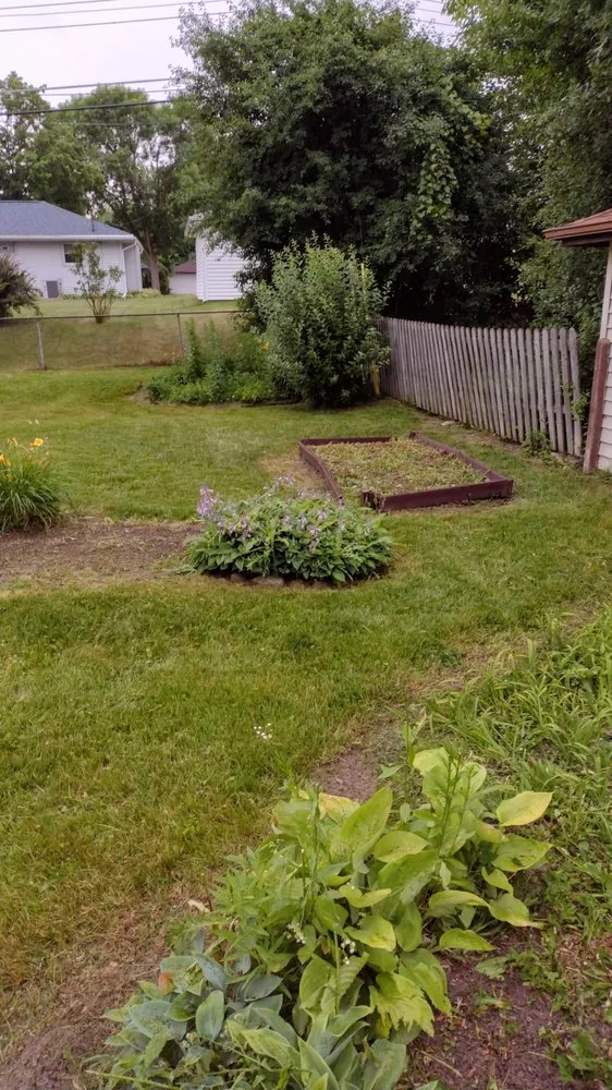 Reliable yard maintenance for year-round maintenance in Milwaukee, WI by 414 You Invest Services Group