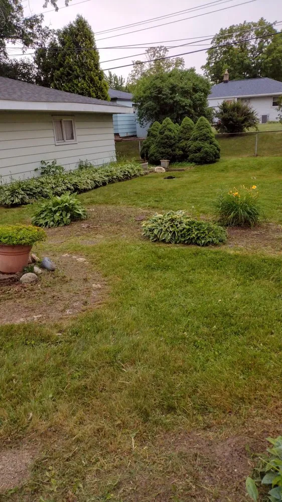 Local yard maintenance for residential properties in Milwaukee, WI by 414 You Invest Services Group